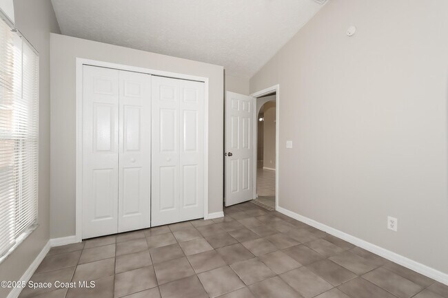 Building Photo - 1721 SW Whipple Ave