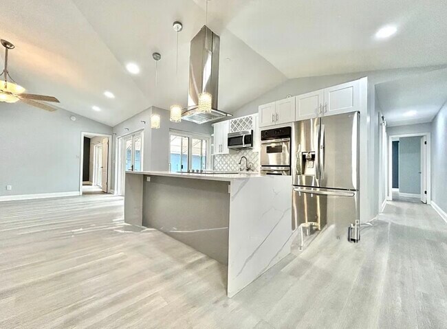 Building Photo - 5015 Nassau Cir
