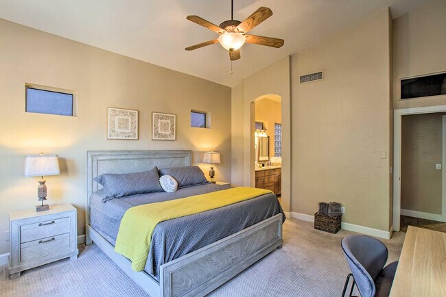 Building Photo - 3055 N Red Mountain