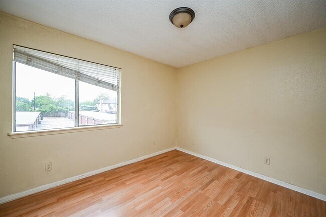 Building Photo - 12300 Brookglade Cir