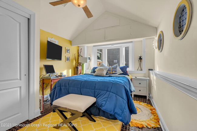 Building Photo - 208 Carteret Ave