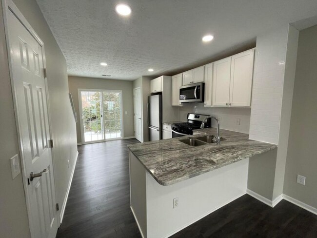 Building Photo - 6018 Brice Park Dr