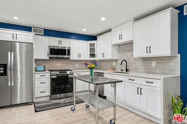 Building Photo - 2700 Cahuenga Blvd