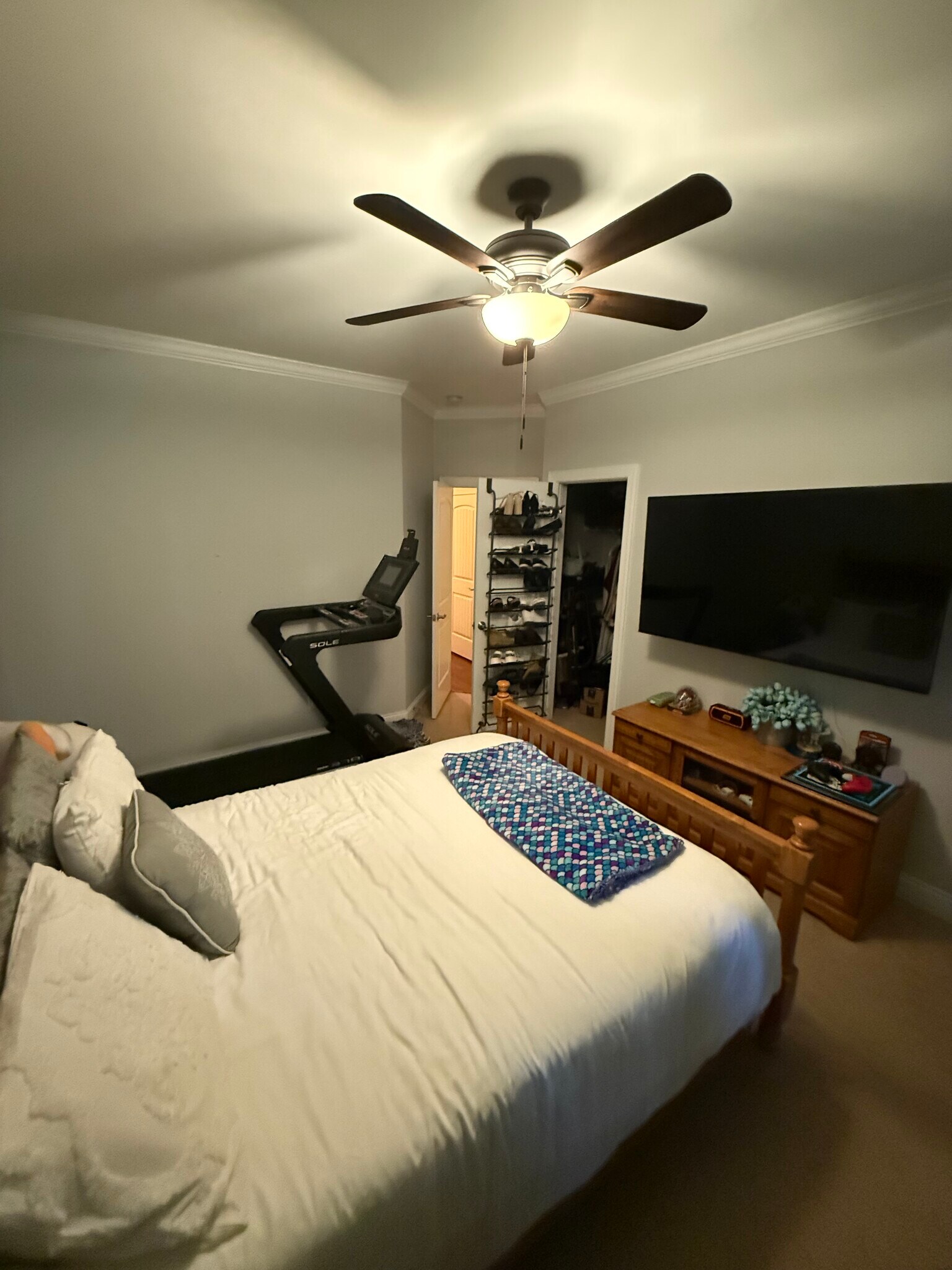 1st level bedroom + walk in closet - 2615 Stewart Pines Dr