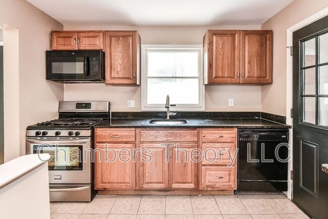 Building Photo - 6607 Berkshire Dr