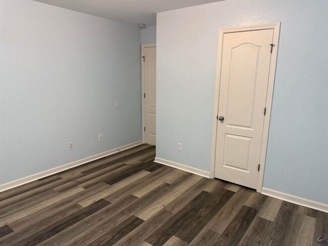 Building Photo - 423 Haddenham Ct