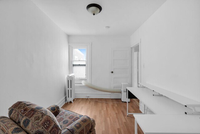 Building Photo - Spacious 3BR Allentown Gem – Comfort & Con...