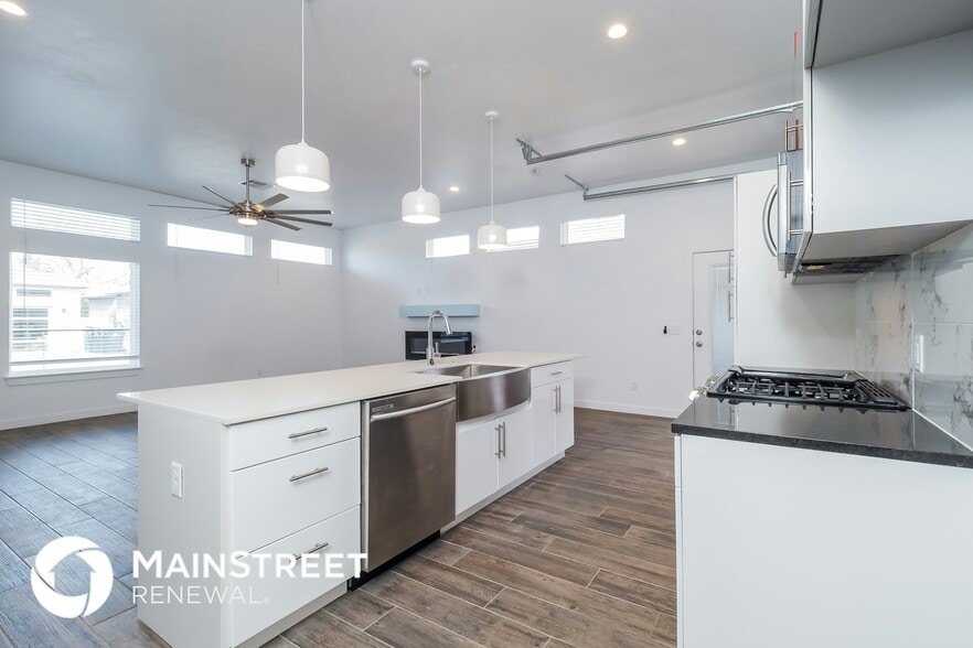 Building Photo - 11342 Paradise In Dr