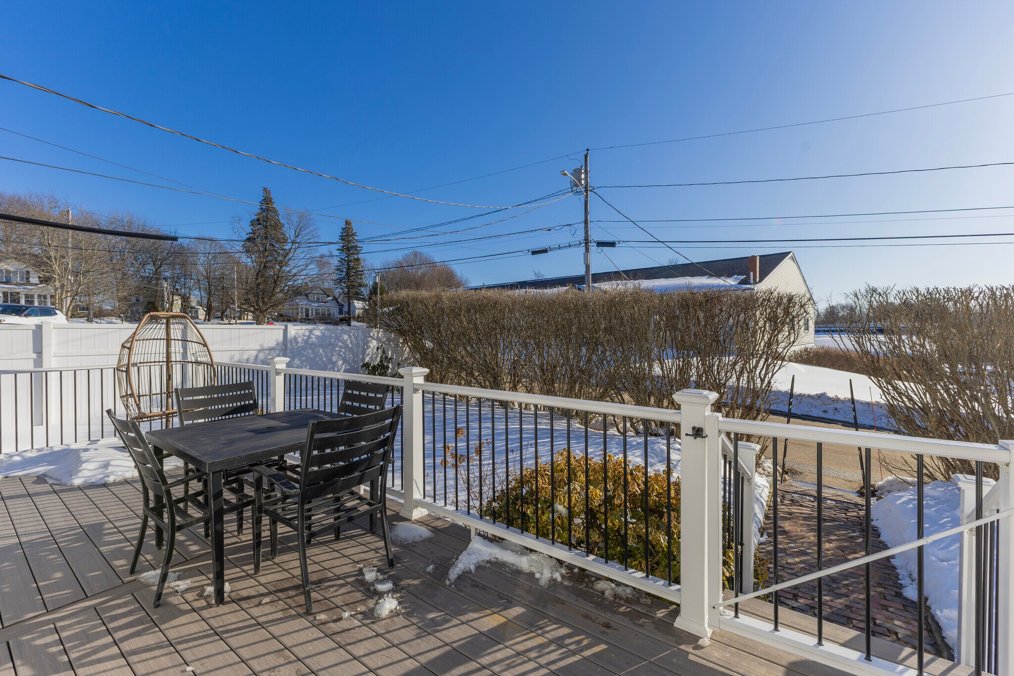 Building Photo - 2 Ridgeland Ave