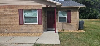 Building Photo - 815 Trina Ln
