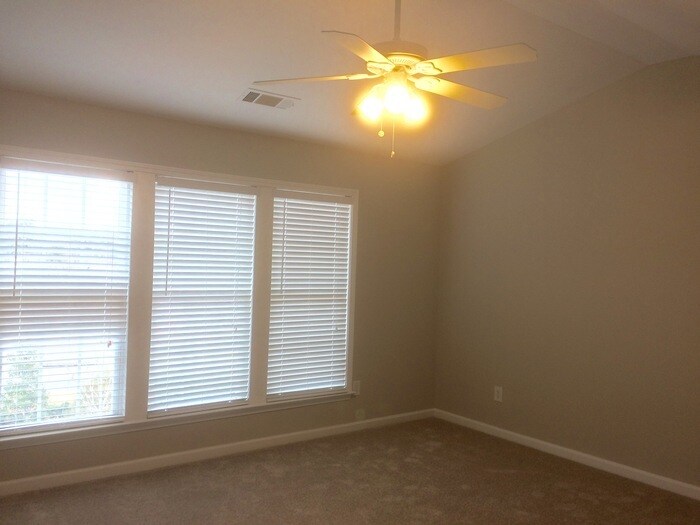 Building Photo - 3236 Wellington Walk SW