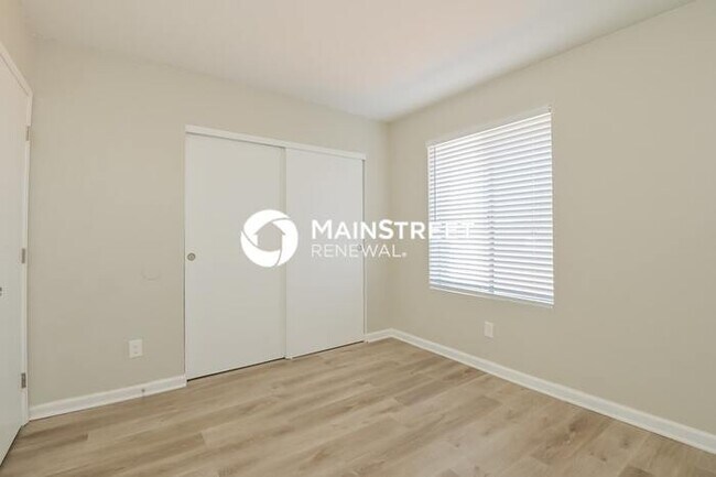 Building Photo - 3 Bedroom Pet-Friendly Home in TUCSON, AZ with Main Street Renewal