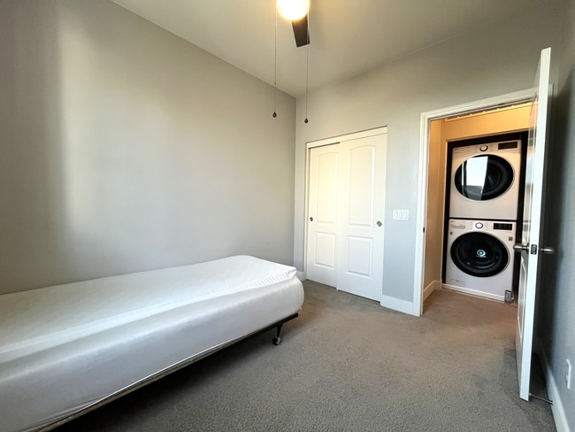 Building Photo - 3 bed, 2.5 bath located in Rancho Cucamonga!