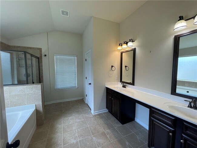 Building Photo - 5505 Bucknell Trace