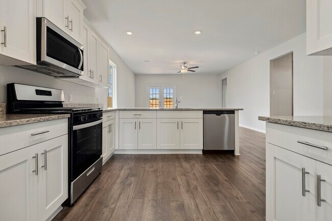 Building Photo - 16449 Blossom Grv Dr
