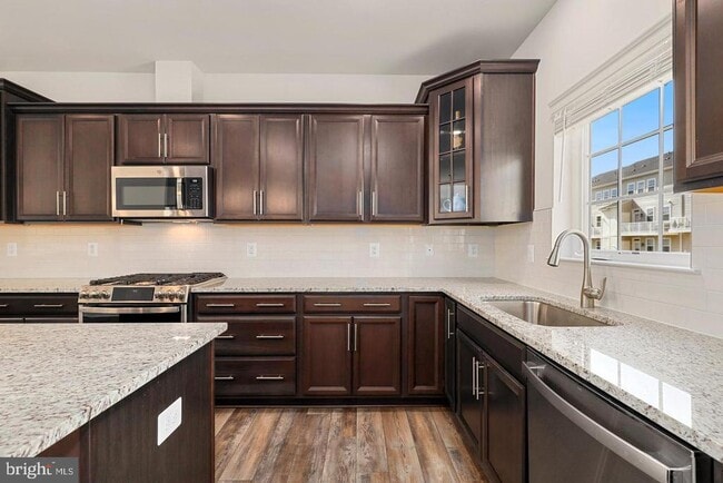Building Photo - 7132 McHenry Mews