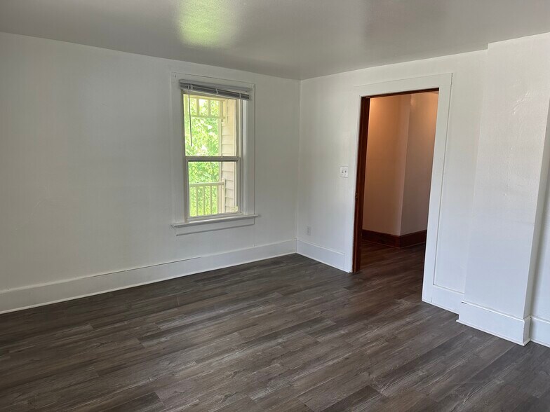 Living Room - 275 E Green Bay Ave