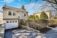 Building Photo - 108 E Devonia Ave