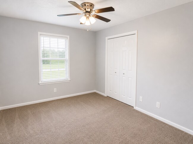Building Photo - Half off rent in August