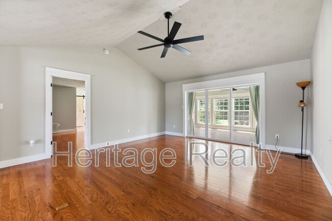 Building Photo - 2707 Lady Bug Ln