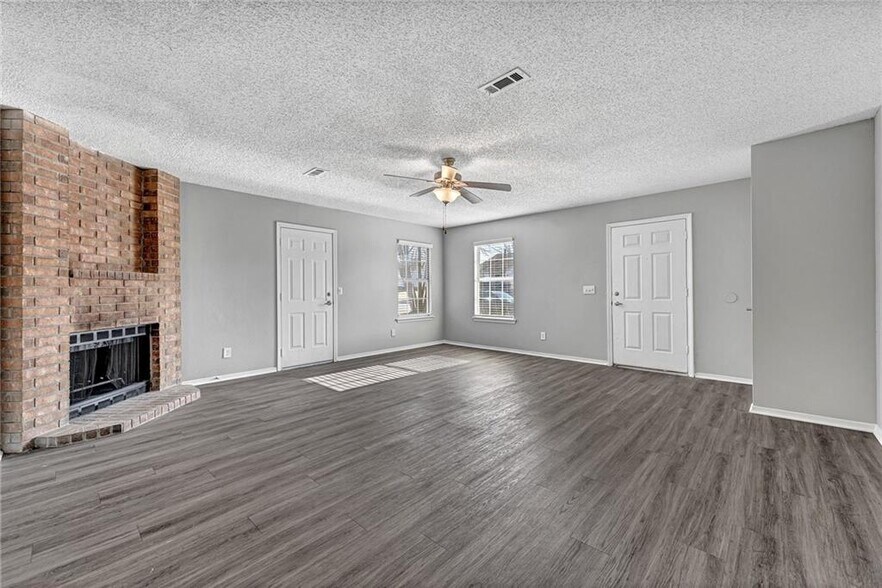 Building Photo - 4380 W Thrasher Dr