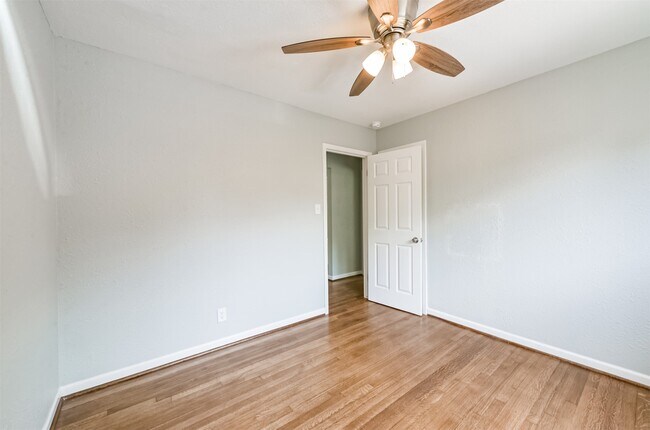Building Photo - 9631 Bundy Ln