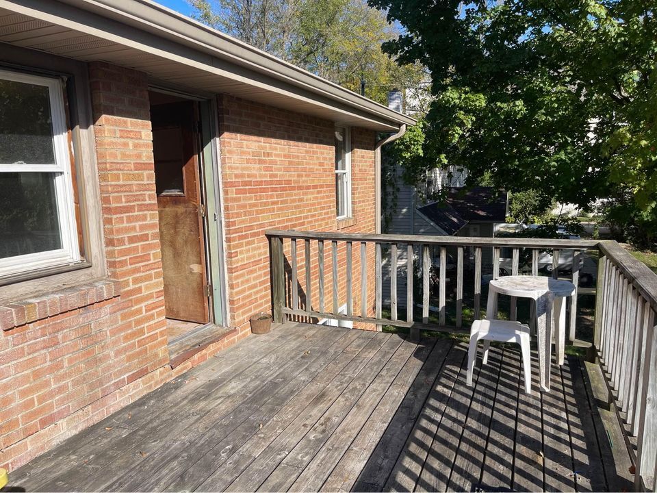 Back deck - 1505 Steensland Dr