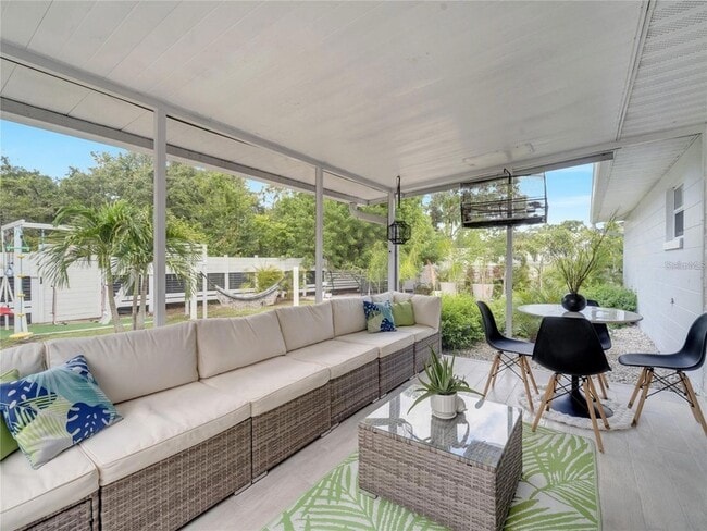 Building Photo - 4754 Lake Shore Dr