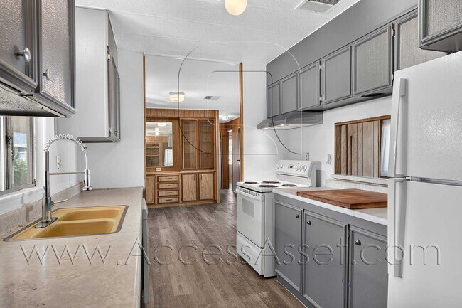 Building Photo - Charming 3 -Bedroom, 2-Bath Manufactured Home in Lake Elsinore!