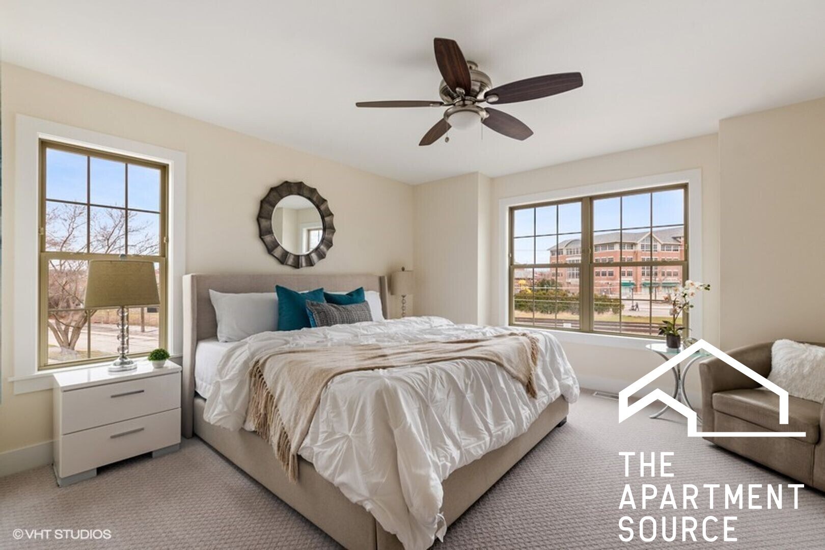 Building Photo - 664 Elm St