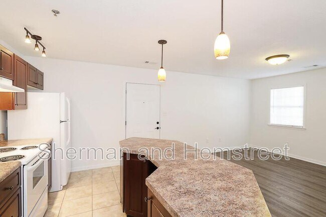 Building Photo - 3800 London Ct SW