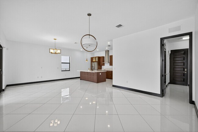 Building Photo - 15800 NW 88th Ave
