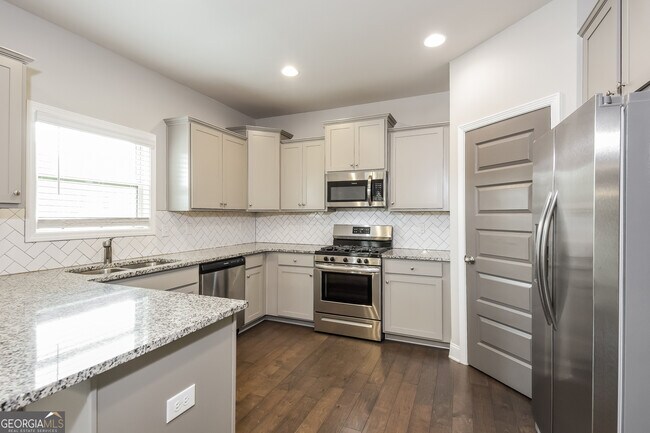 Building Photo - 732 Overlook Gln Dr