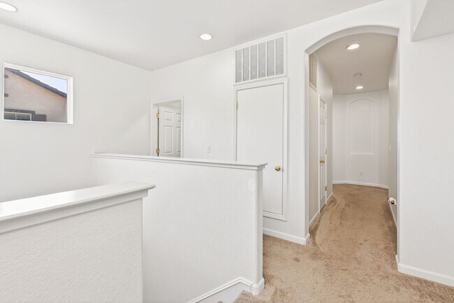 Building Photo - 6960 Rioja Ct