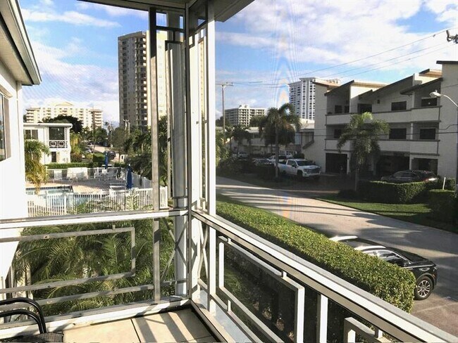 Building Photo - 3201 SE 12th St