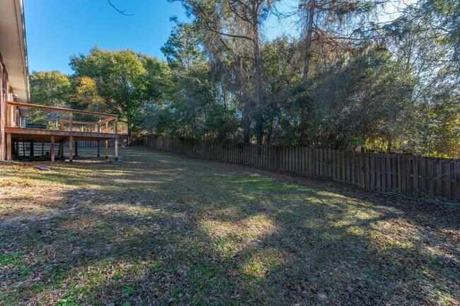 Building Photo - 654 Territory Ln