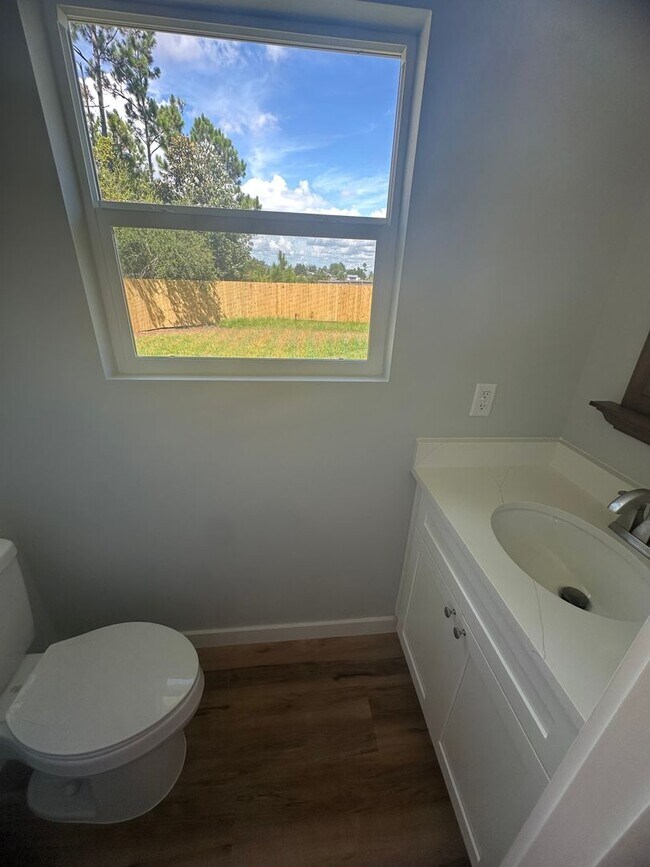 Building Photo - 7209 Lake Suzzanne Ln