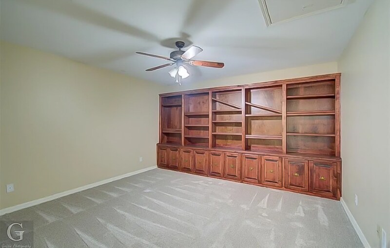 Building Photo - 110 Diana Dr