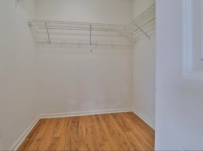 Building Photo - 118 Yacht Club Dr