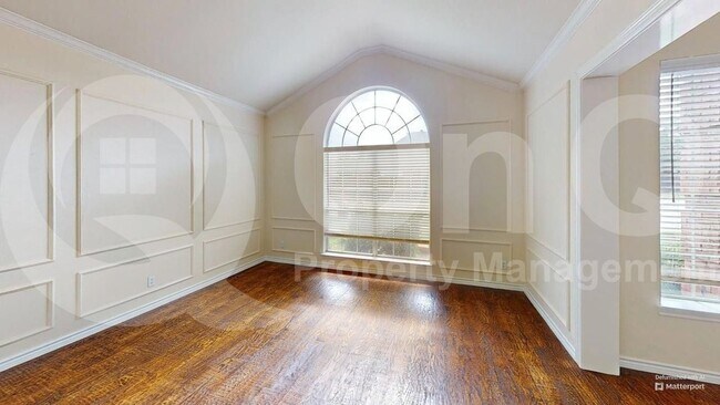 Building Photo - 3112 Chippenham Dr