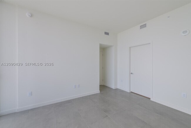 Building Photo - 1400 Biscayne Blvd