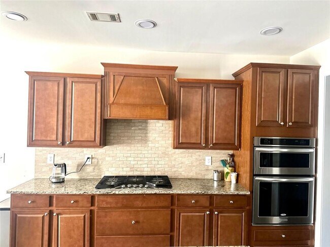 Building Photo - 630 Glenish CT