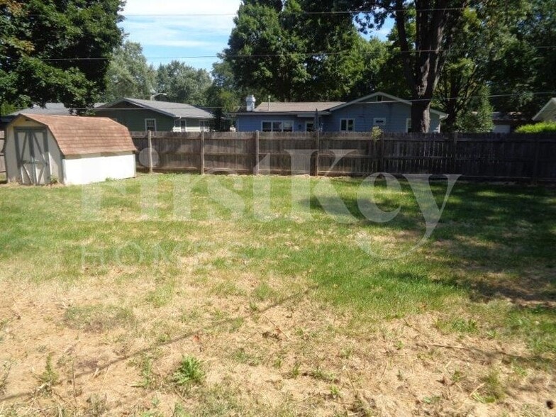 Building Photo - 501 Harmony Dr