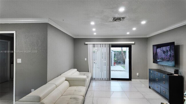 Building Photo - 15831 SW 106th Ave
