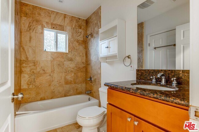 Building Photo - 4848 Oakwood Ave