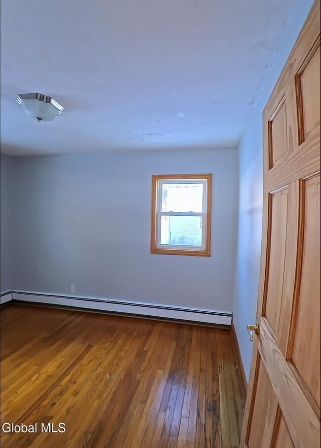 Building Photo - 190 Church Rd