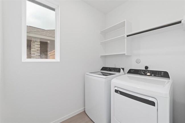 Building Photo - 6422 Orchid Bch Dr
