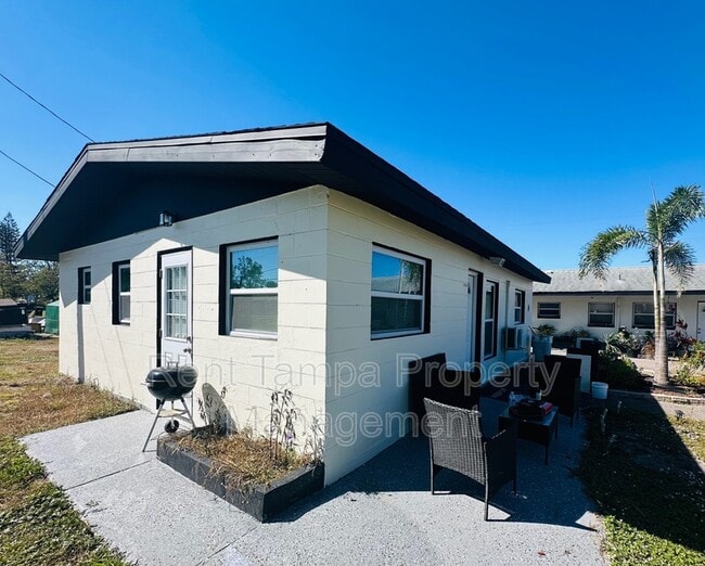 Building Photo - 1146 Neptune Dr