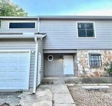 Building Photo - Town House for Lease in North Austin!