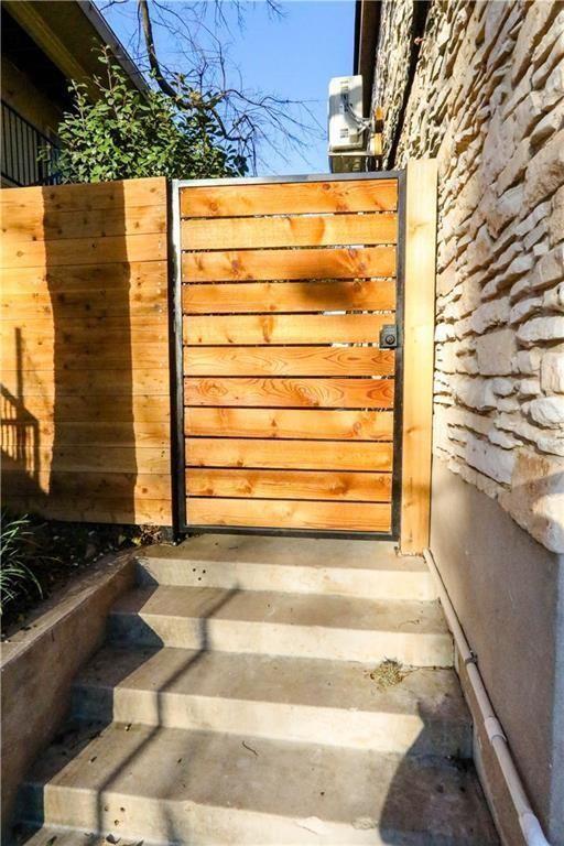 Building Photo - 400 E 30th St